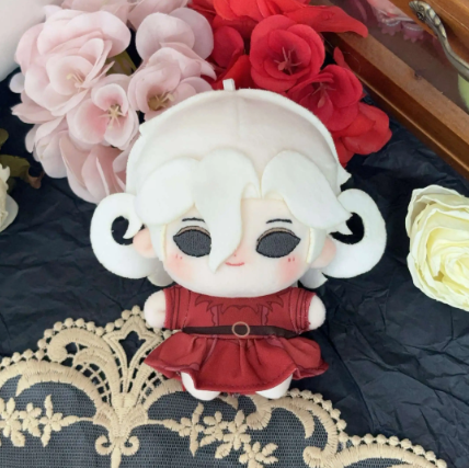 Identity V | Bloody Queen Mary Plush Doll (3.94 in)