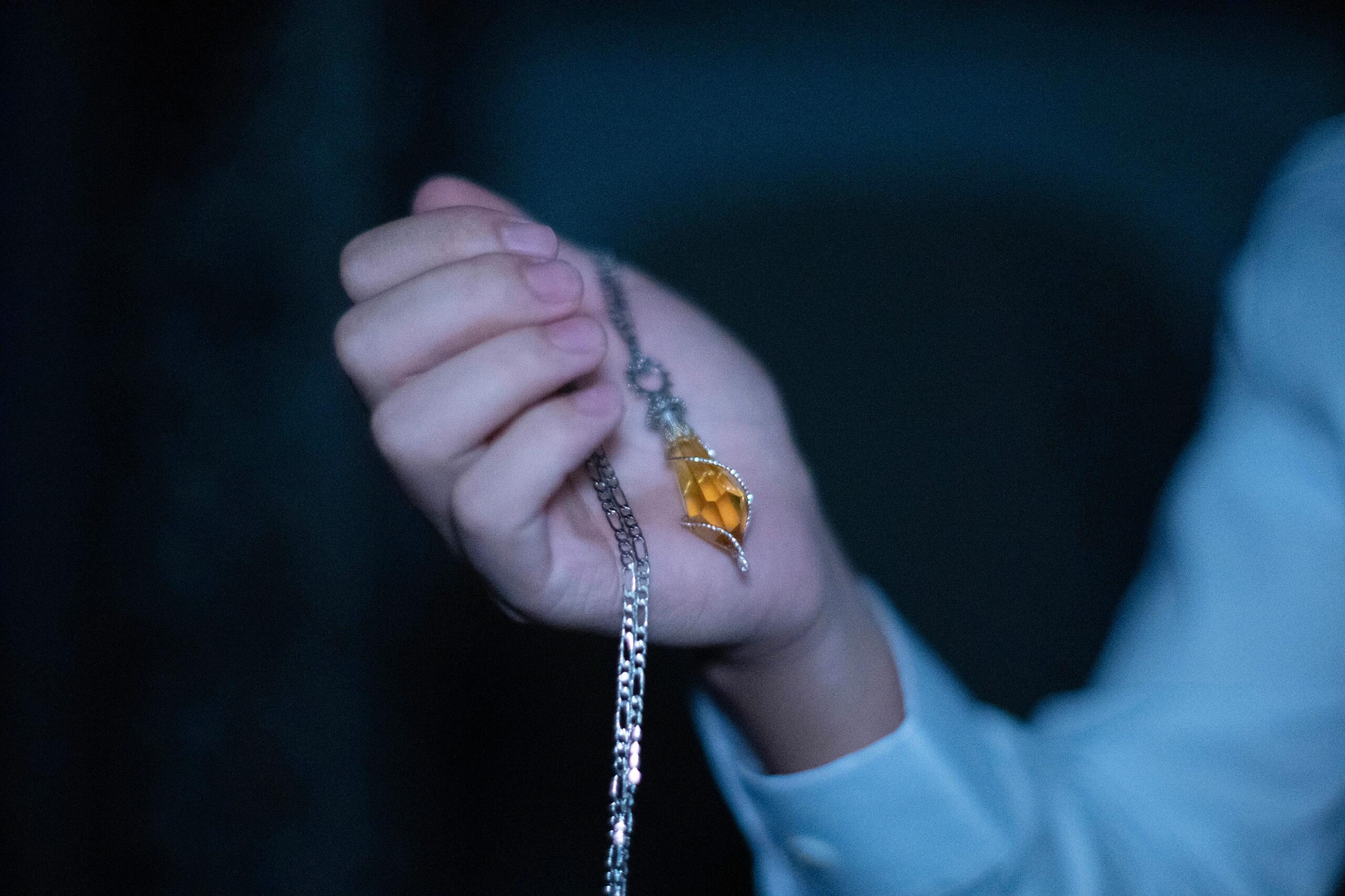 [Official] Lord of the Mysteries | Klein's Yellow Crystal Pendulum Limited Edition