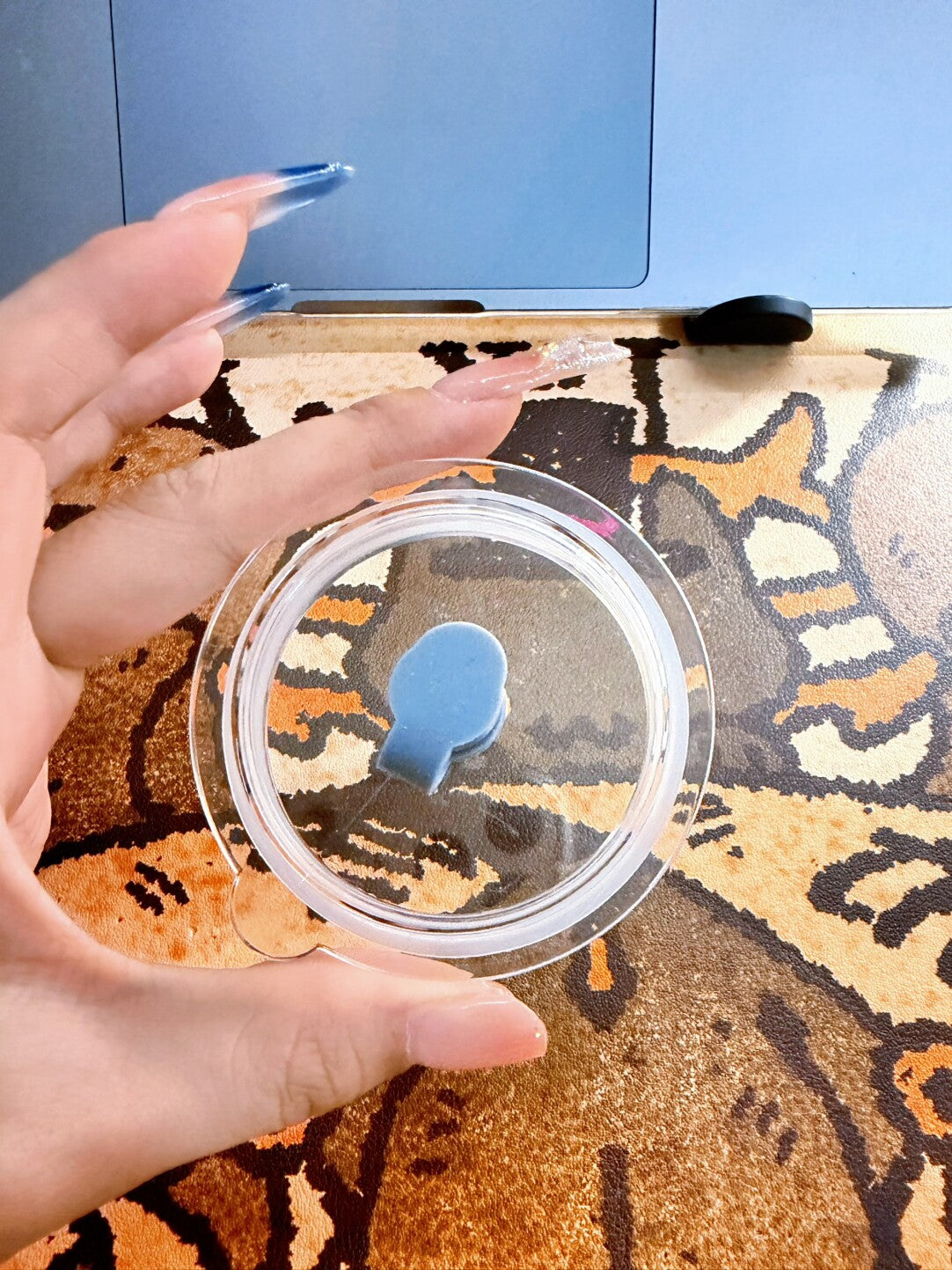 Lord of the Mysteries Klein Cat glass tumbler plastic lid close-up