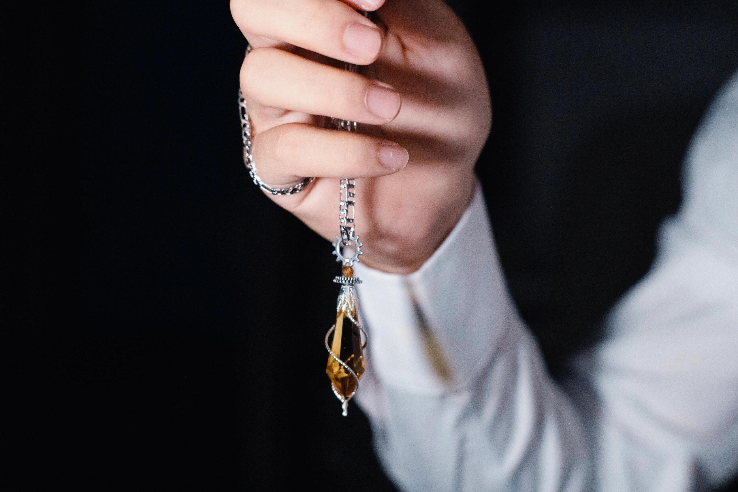 [Official] Lord of the Mysteries | Klein's Yellow Crystal Pendulum Limited Edition