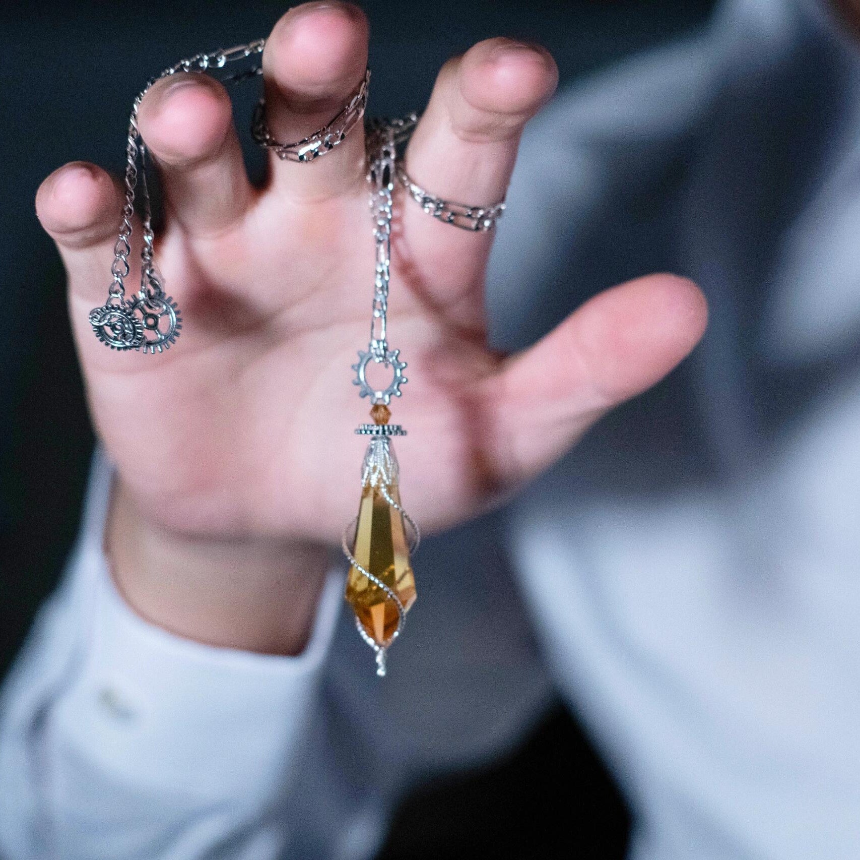 [Official] Lord of the Mysteries | Klein's Yellow Crystal Pendulum Limited Edition