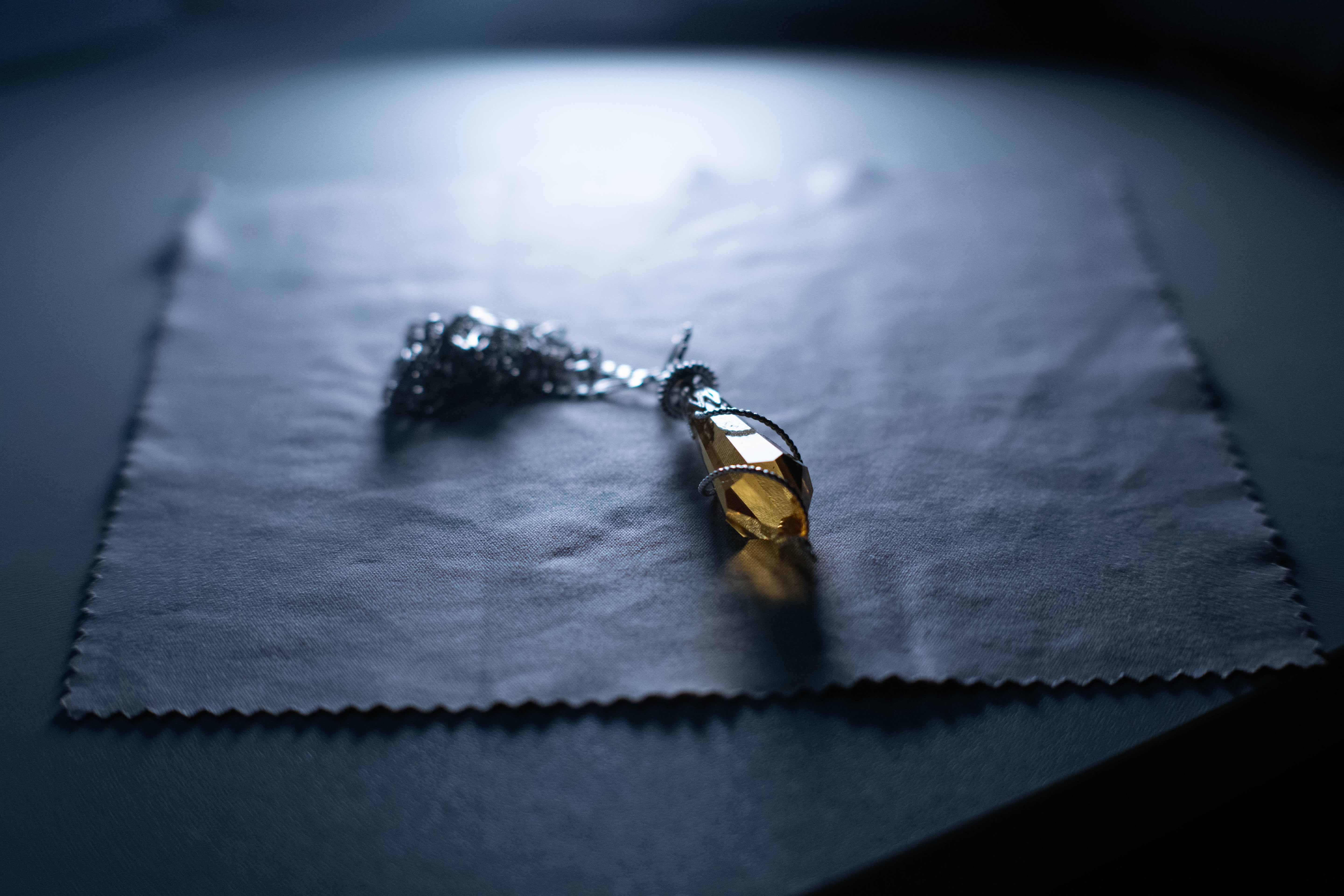 [Official] Lord of the Mysteries | Klein's Yellow Crystal Pendulum Limited Edition