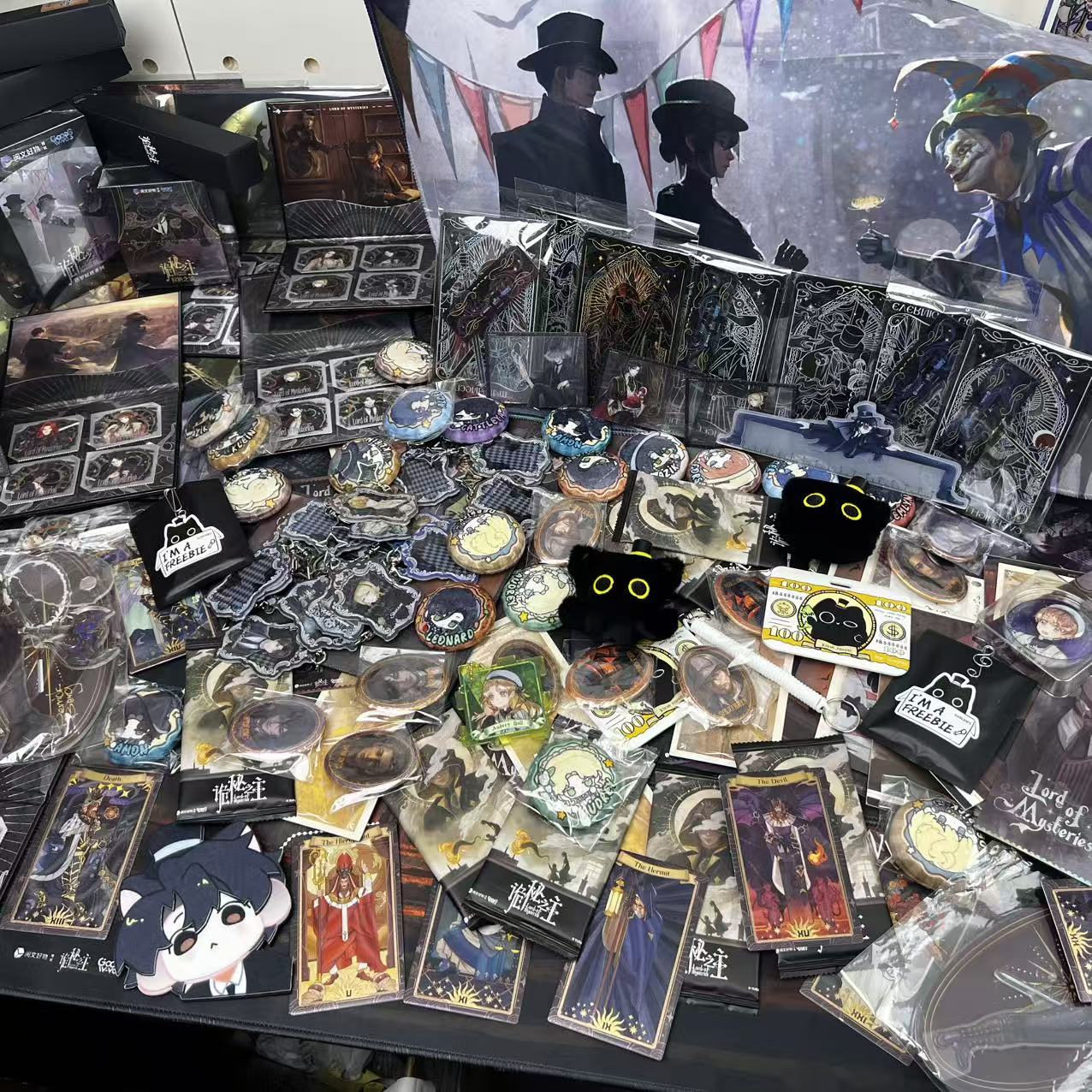 LOTM_Value-Packed_10-Piece_Merch_Mystery_Bag_Display_15