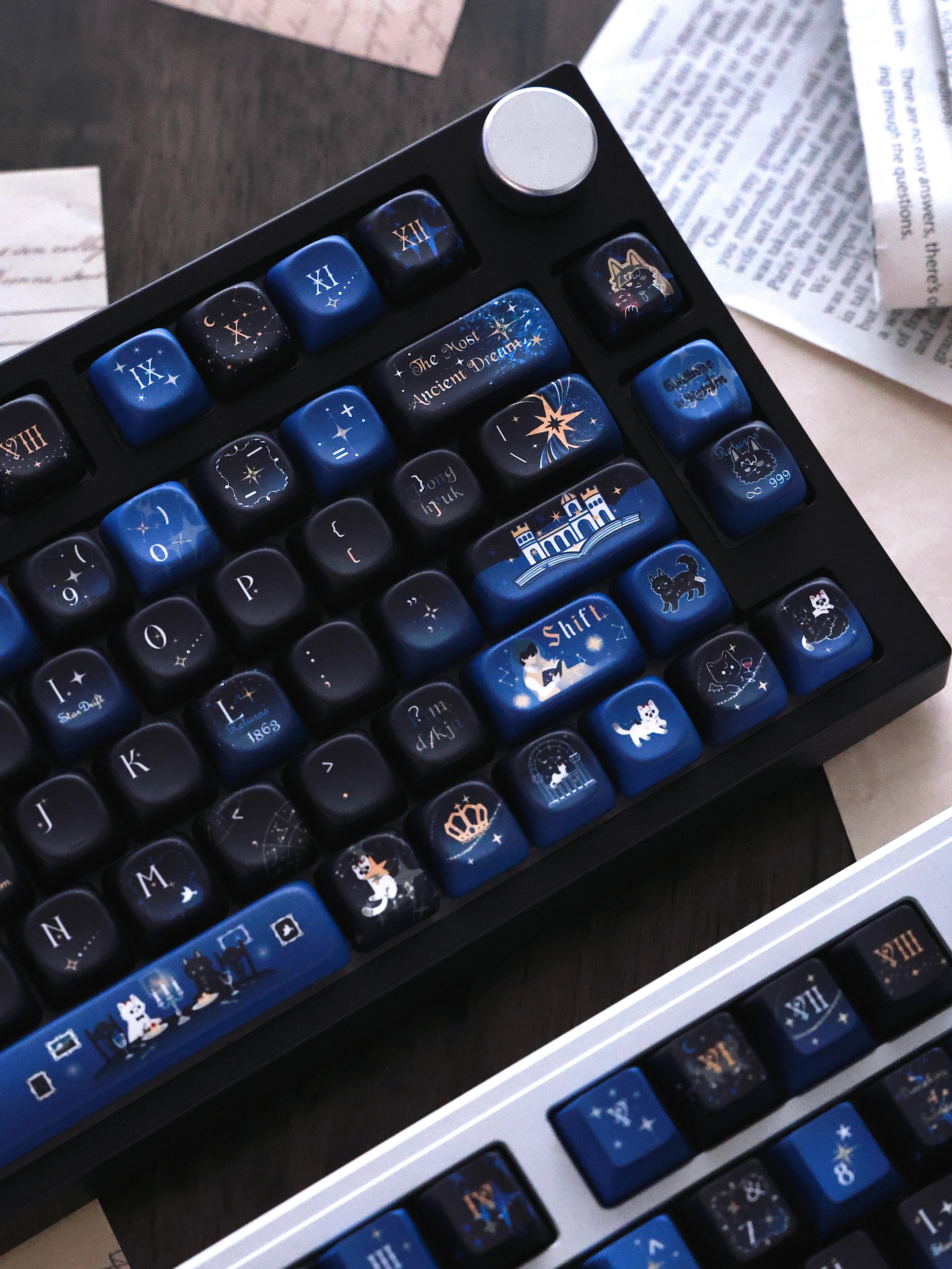 Omniscient Reader's Viewpoint Ancient Dream keycap set angled detail