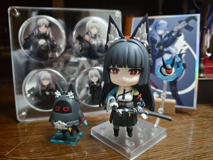 Nendoroid figure - with accessories and acrylic display