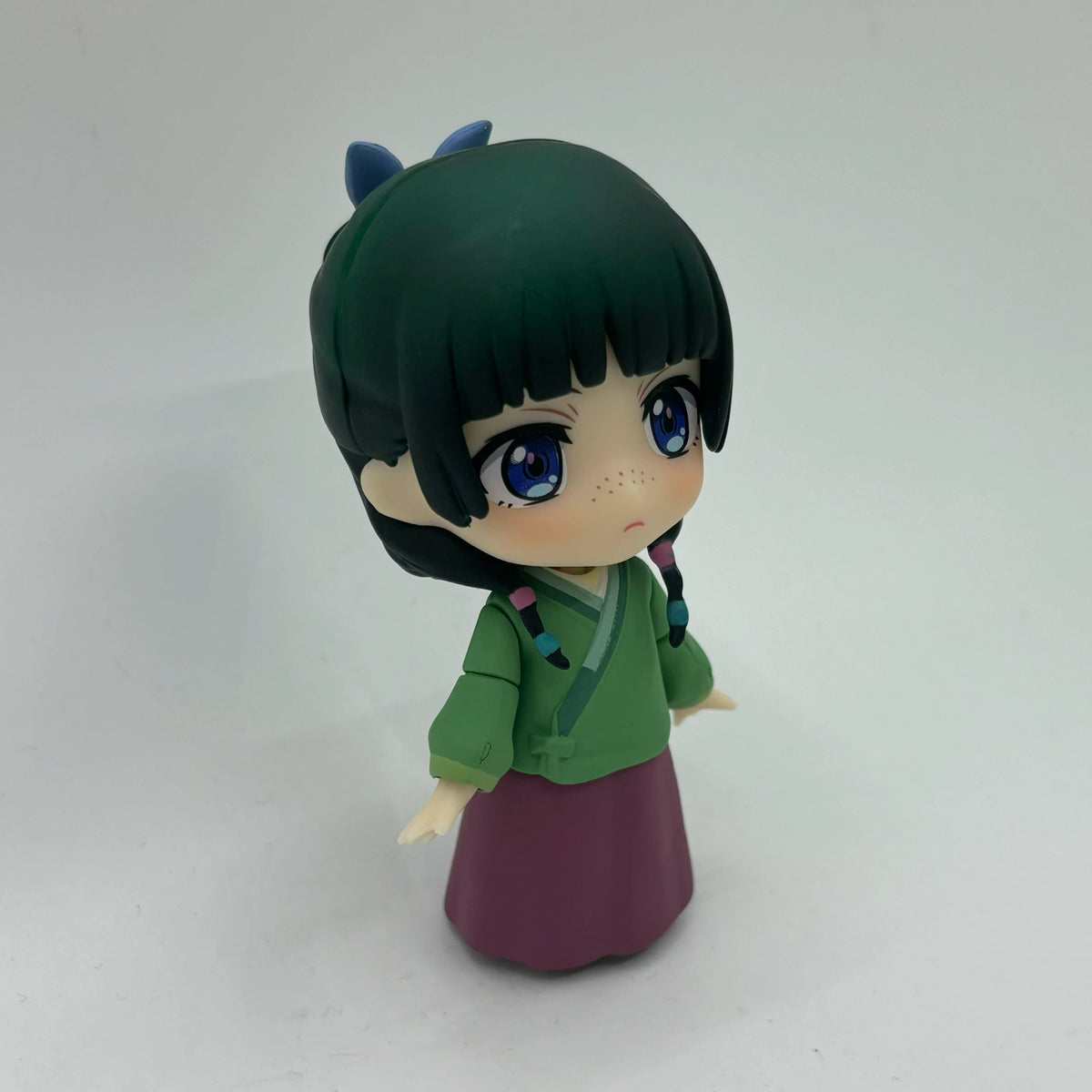 Maomao posable chibi figure side view with braided hair details