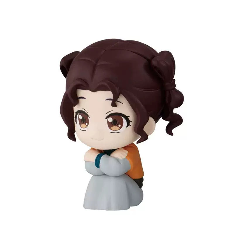 Shisui chibi mini figure with curled brown hair and gray outfit